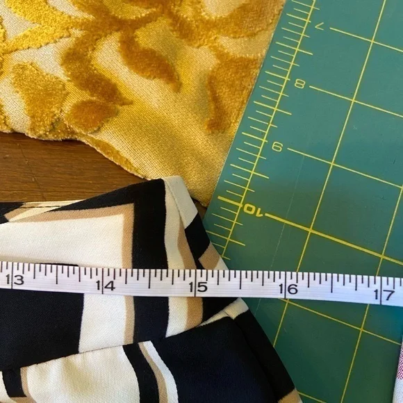 Chicos high waisted black, gold tan cool and flowy pants Chico’s‎ size 0 size 4 - Picture 10 of 13